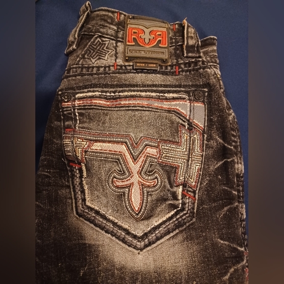 1 of 1000 collectors edition rock rivals, 30 32, black and red with rinestonees - Picture 6 of 7